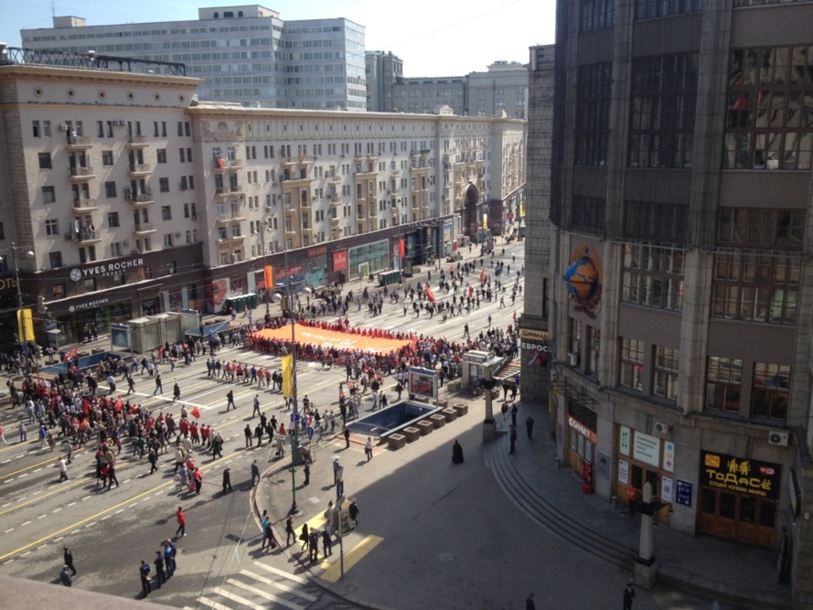 De Berlin la verte à Moscou la rouge qui brille De Berlin la verte à Moscou la rouge qui brille