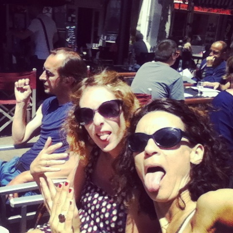 Des nouvelles de la maison. Des nouvelles de la maison.