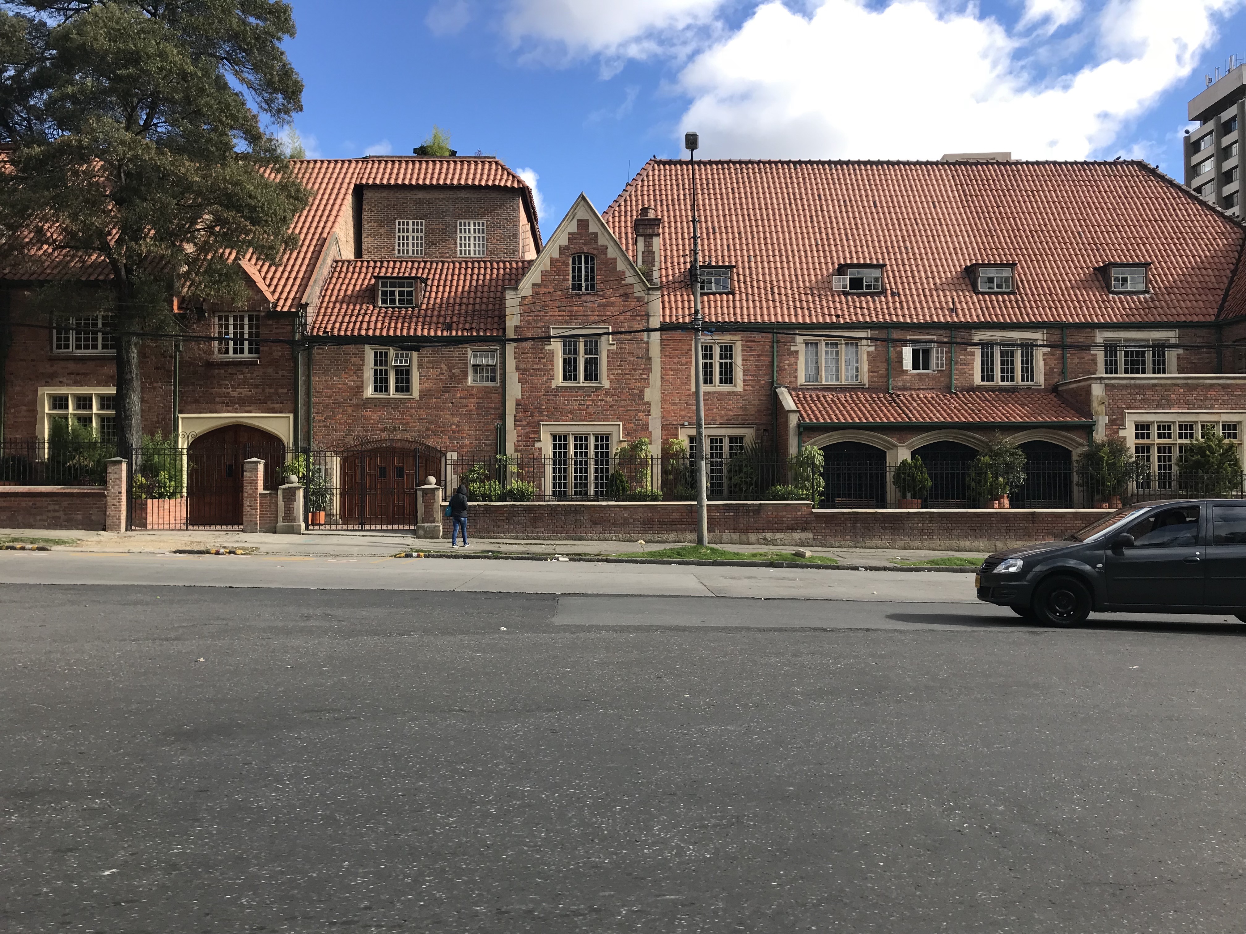 Paris-Bogota (1/2) Paris-Bogota (1/2)