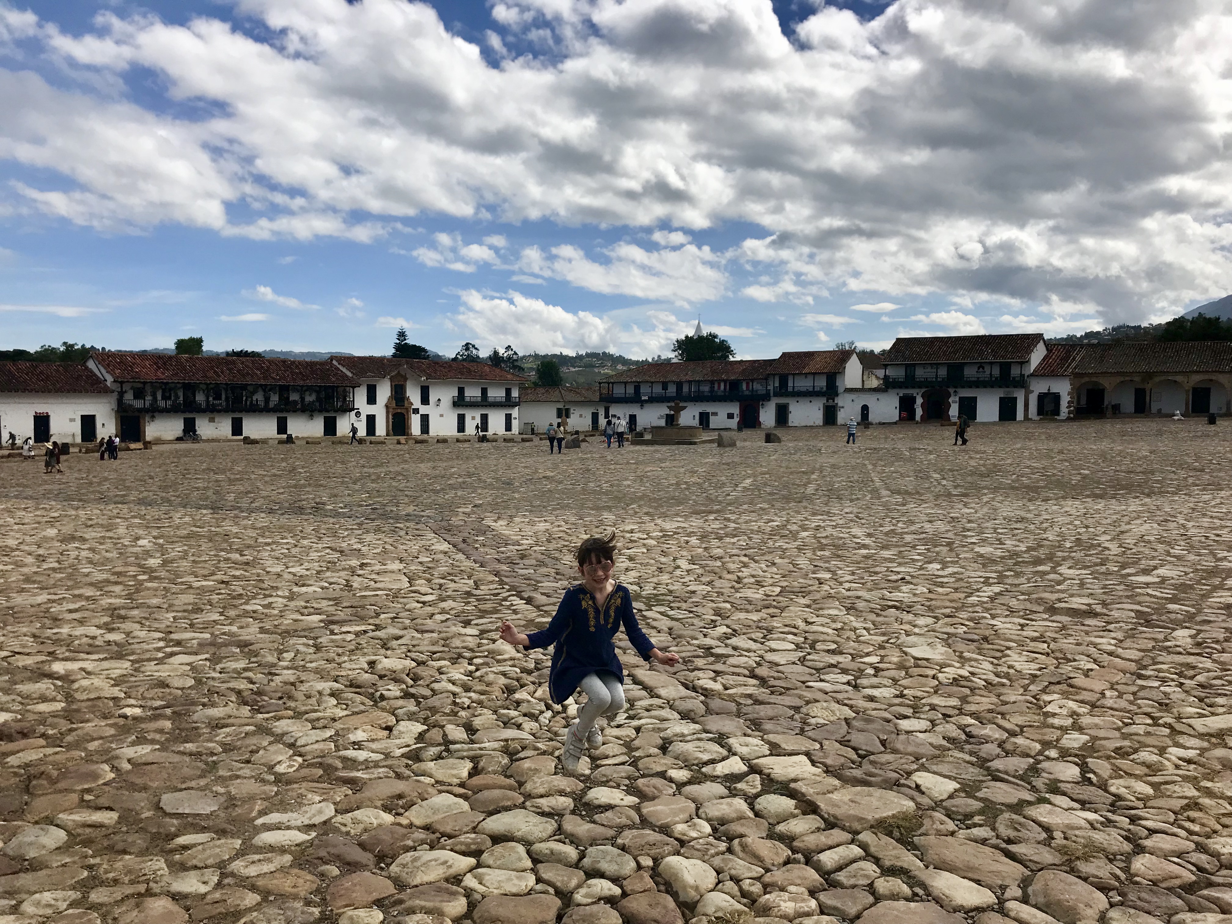 Paris-Bogota (1/2) Paris-Bogota (1/2)