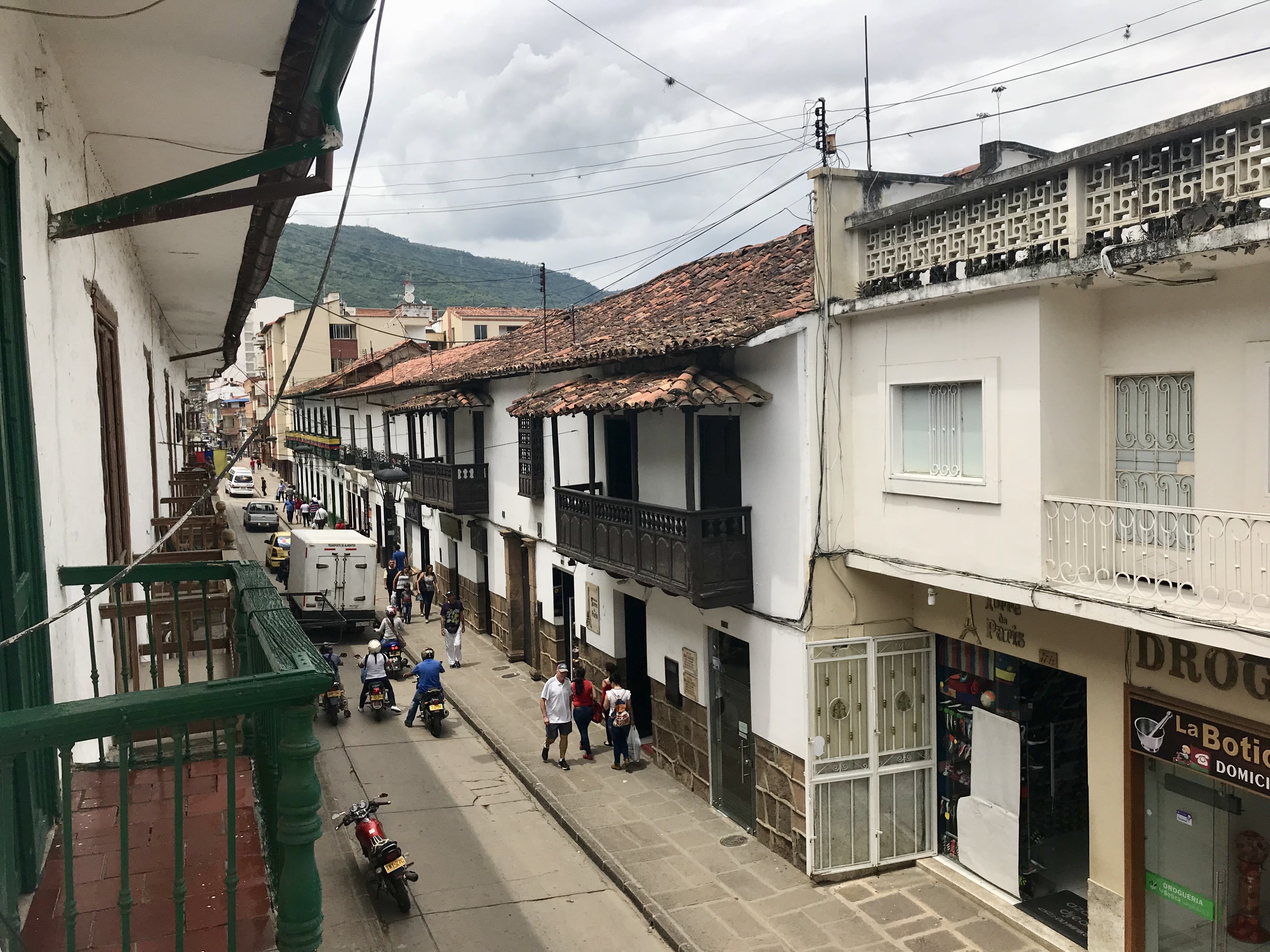 Paris-Bogota (2/2) Paris-Bogota (2/2)