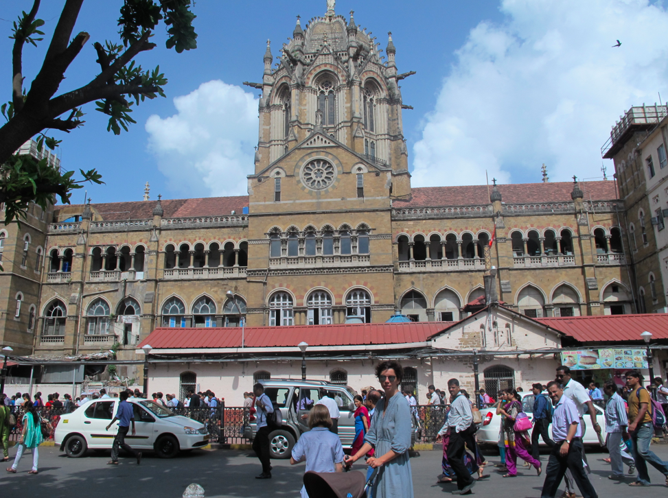Le train, l'automobile du pauvre. Le train, l'automobile du pauvre.