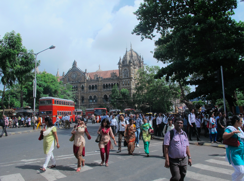 Le train, l'automobile du pauvre. Le train, l'automobile du pauvre.