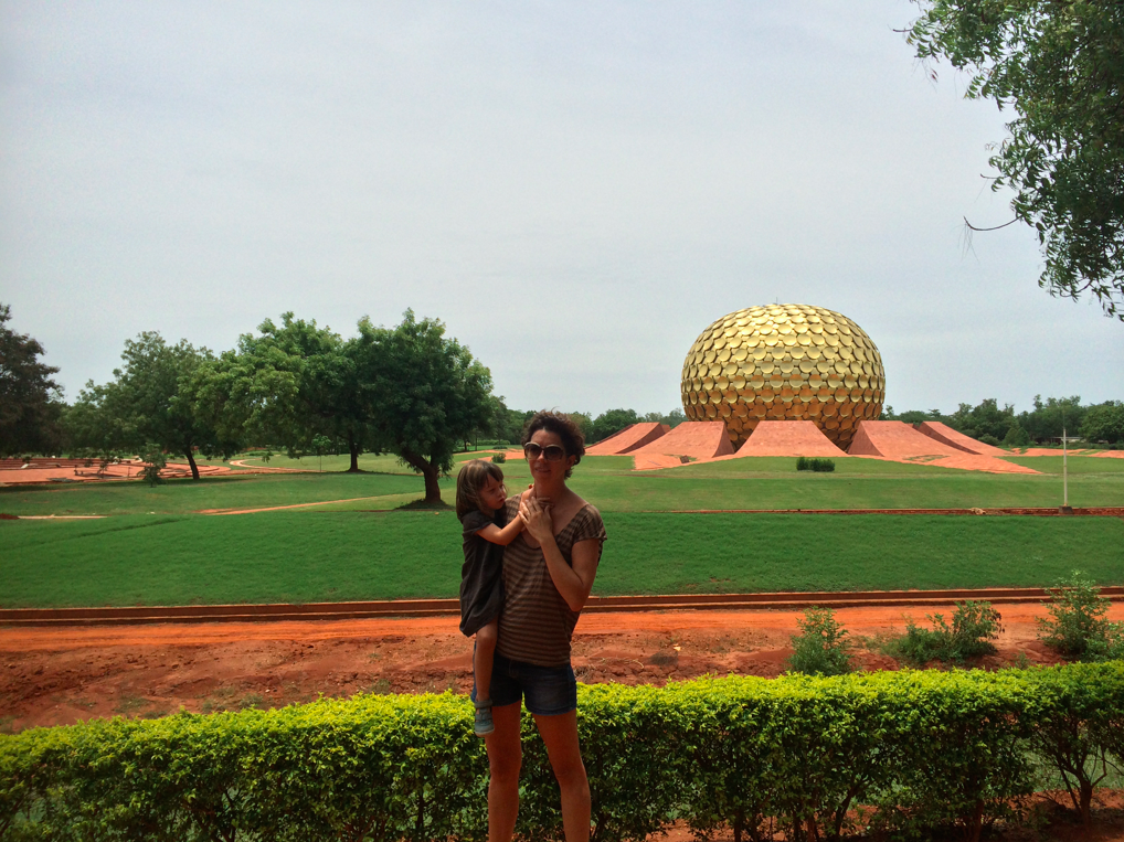 Auroville, Et la Mère créa l'Homme Nouveau