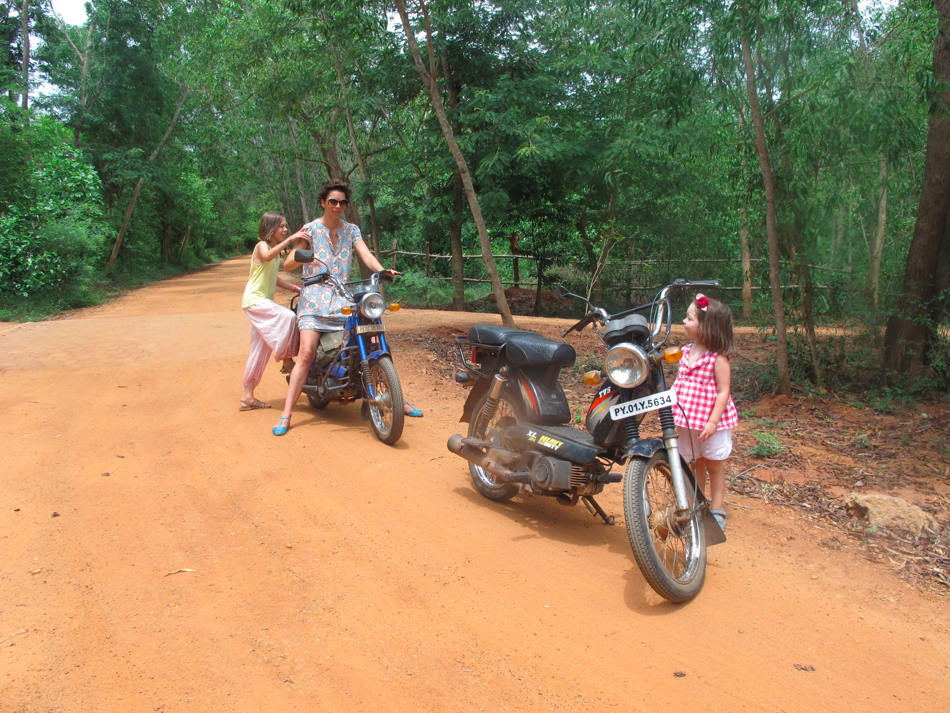 Auroville, Et la Mère créa l'Homme Nouveau