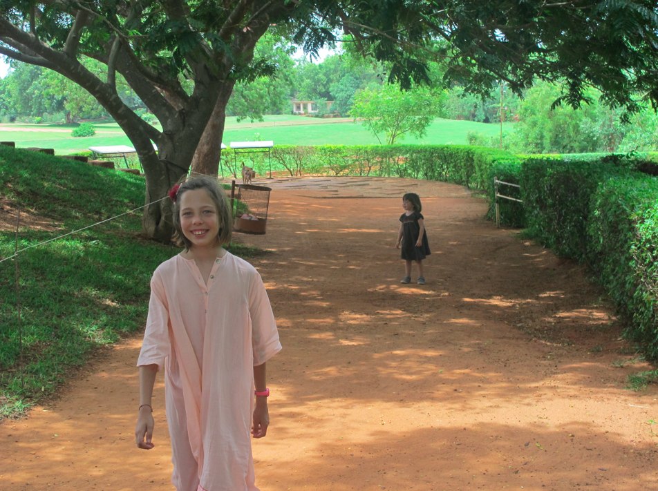 Auroville, Et la Mère créa l'Homme Nouveau