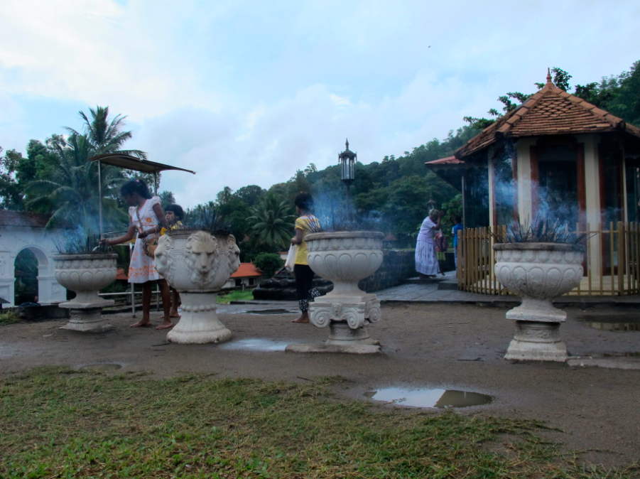 Bouddha en pièces détachées.