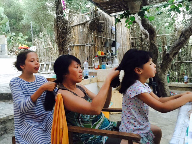 Sous les oliviers ... La mer  Sous les oliviers ... La mer