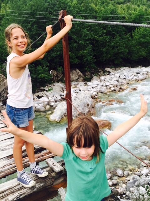 Les enfants des alpes Albanaises Les enfants des alpes Albanaises